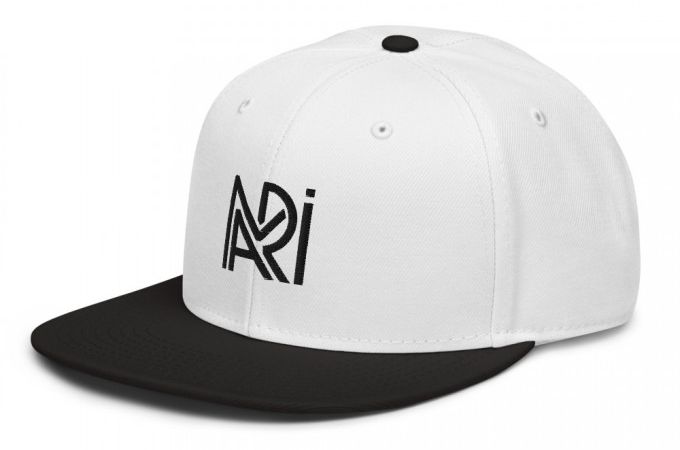 Snapback cap with Maria logo